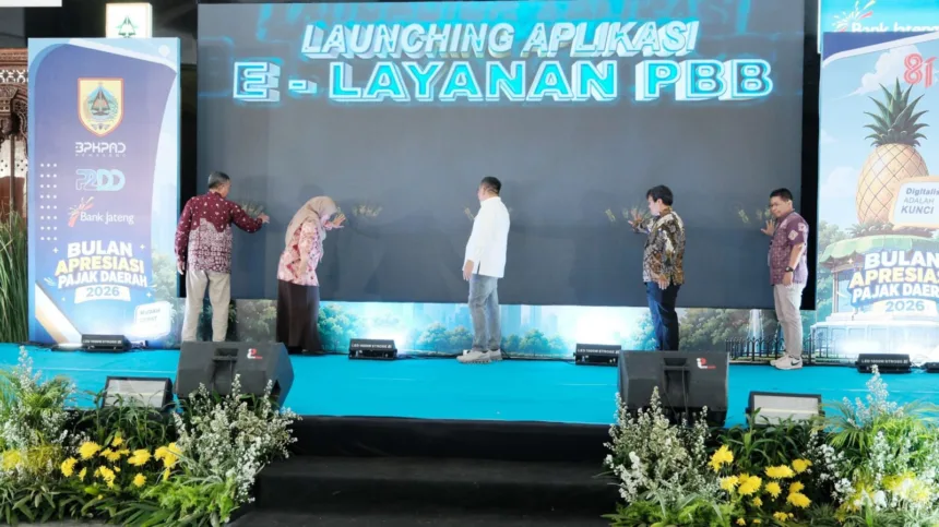 Pemkab Pemalang meluncurkan aplikasi E-Layanan Pajak Bumi dan Bangunan (PBB) saat gelaran Bulan Apresiasi Pajak Daerah 2026 di Pendopo, Sabtu (19/9/2026).(Foto: Prokompim Setda Pemalang)