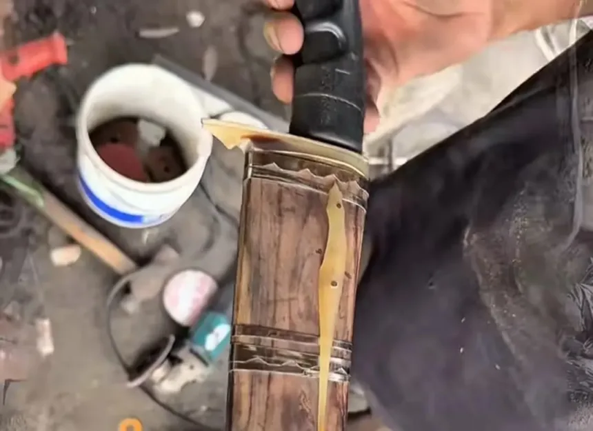 Produk golok dari UMKM Empu Besi di Desa Karangjengkol, Kecamatan Kesugihan, Cilacap. (Foto: TikTok @kknkarangjengkol)
