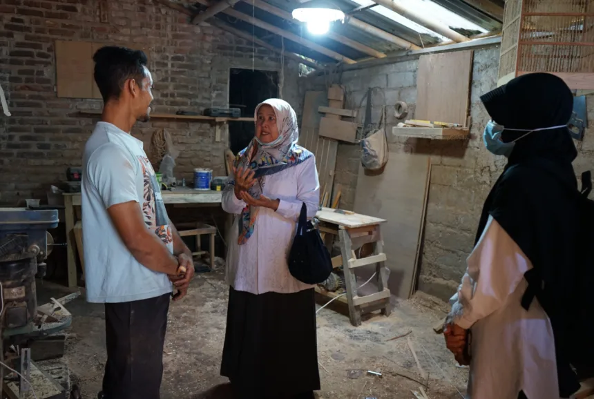 Dari Mustahik Jadi Muzaki, Alumni Baznas Banjarnegara Kini Punya Usaha Mebel dan 3 Karyawan