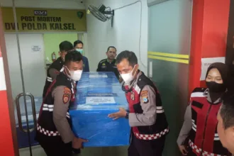 Tim Disaster Victim Identification (DVI) Polri terus memaksimalkan pelayanan identifikasi terhadap para korban kecelakaan kapal KM Virgo Transport 8. (Foto: humas.polri.go.id)