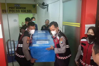 Tim Disaster Victim Identification (DVI) Polri terus memaksimalkan pelayanan identifikasi terhadap para korban kecelakaan kapal KM Virgo Transport 8. (Foto: humas.polri.go.id)