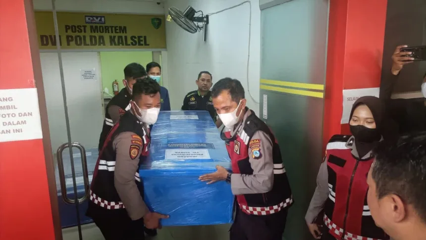 Tim Disaster Victim Identification (DVI) Polri terus memaksimalkan pelayanan identifikasi terhadap para korban kecelakaan kapal KM Virgo Transport 8. (Foto: humas.polri.go.id)