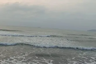 Cek waktu terbaik untuk menikmati keindahan dan liburan hemat di Pantai Kemiren Cilacap. (Foto: Dok Mercusuarnews.co )
