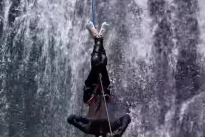 Rekomendasi open trip canyoning dan rappelling di Curug Klapa Banyumas saat libur Lebaran 2026. (Foto: TikTok @tripkelilingbaturraden)