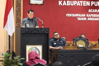 Bupati Fahmi dalam sidang paripurna yang membahas Raperda APBD Purbalingga tahun 2027