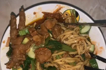 Semangkuk Mie Ayam Pak No di Karangmangu, Kroya Cilacap. (Foto: TikTok @mieayampaknokarangmangu)