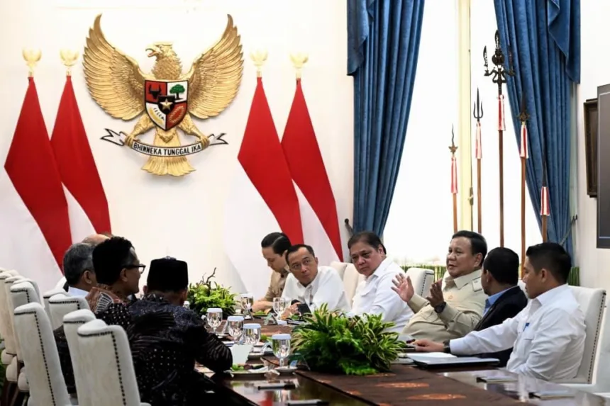 Presiden Prabowo Subianto mengungkap bahwa rasio pendapatan dari nilai total kepemilikan aset BUMN saat ini masih rendah.(Foto: BPMI Setpres)