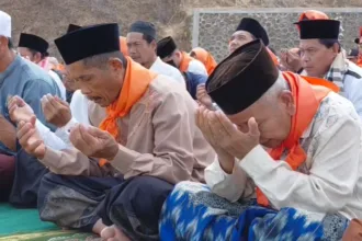 Warga Kebutuhjurang saat doa bersama usai melaksanakan salat istisqa