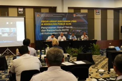 Pemerintah Kabupaten Cilacap bergerak cepat mendorong kemudahan investasi dan kepastian hukum tata ruang dengan menggelar Focus Group Discussion (FGD) 1 Rencana Detail Tata Ruang (RDTR) di Hotel Aston Inn Cilacap, Rabu (30/9/2026).(Foto: Diskominfo Cilacap)