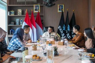 Menteri Ekonomi Kreatif/Kepala Badan Ekonomi Kreatif (Ekraf), Teuku Riefky Harsya, beraudiensi dengan Kartini Heritage Center di Kantor Kementerian Ekraf, Jakarta.(Foto: ekraf.go.id)