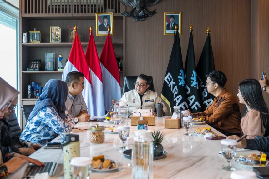 Menteri Ekonomi Kreatif/Kepala Badan Ekonomi Kreatif (Ekraf), Teuku Riefky Harsya, beraudiensi dengan Kartini Heritage Center di Kantor Kementerian Ekraf, Jakarta.(Foto: ekraf.go.id)