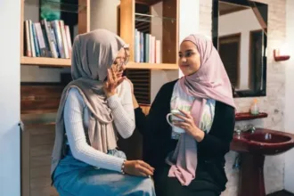 Di dunia, air mata seringkali dianggap sebagai senjata pamungkas sekaligus tanda ketulusan seseorang dalam memohon ampunan.(Dok freepik)