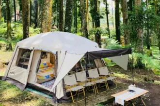 Rekomendasi tempat penyewaan glamping yang cantik dan nyaman untuk healing alam di Baturraden. (Foto: TikTok @glampingbaturraden)