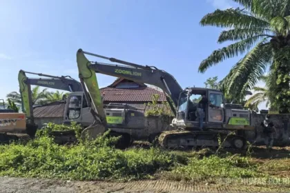 Tim gabungan Ditreskrimsus Polda Aceh bersama Satreskrim Polres Nagan Raya melancarkan aksi penggerebekan mendadak di lokasi dugaan tambang emas ilegal kawasan hulu Desa Karyan, Kecamatan Beutong, Kabupaten Nagan Raya.(Foto: mediahub.polri.go.id)
