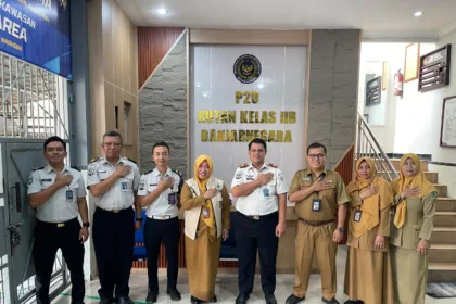 Puskesmas Banjarnegaar 1 saat melakukan supervisi di Rutan Banjarnegara.