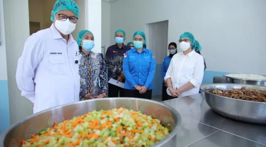 BPOM Taruna Ikrar memimpin pengawasan serentak ke sejumlah Satuan Pelayanan Pemenuhan Gizi (SPPG) di Provinsi Nusa Tenggara Barat.(Foto: pom.go.id)